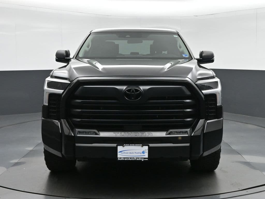 2023 Toyota Tundra SR5, photo 2 of 68