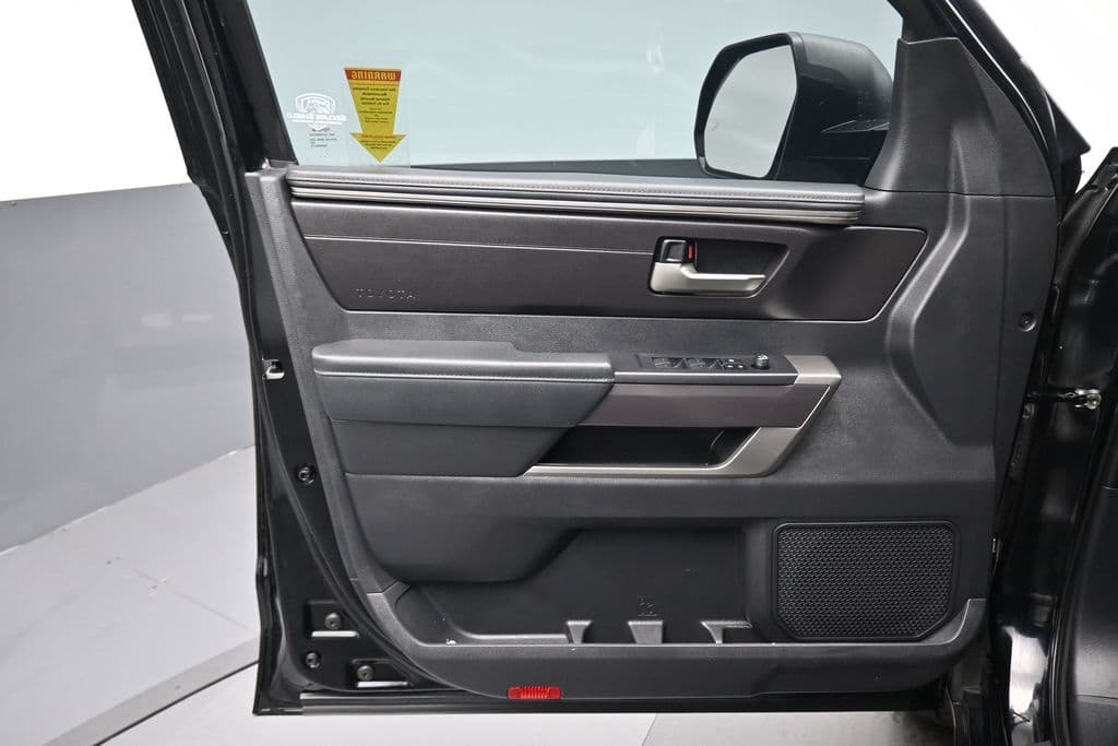 2023 Toyota Tundra SR5, photo 9 of 68