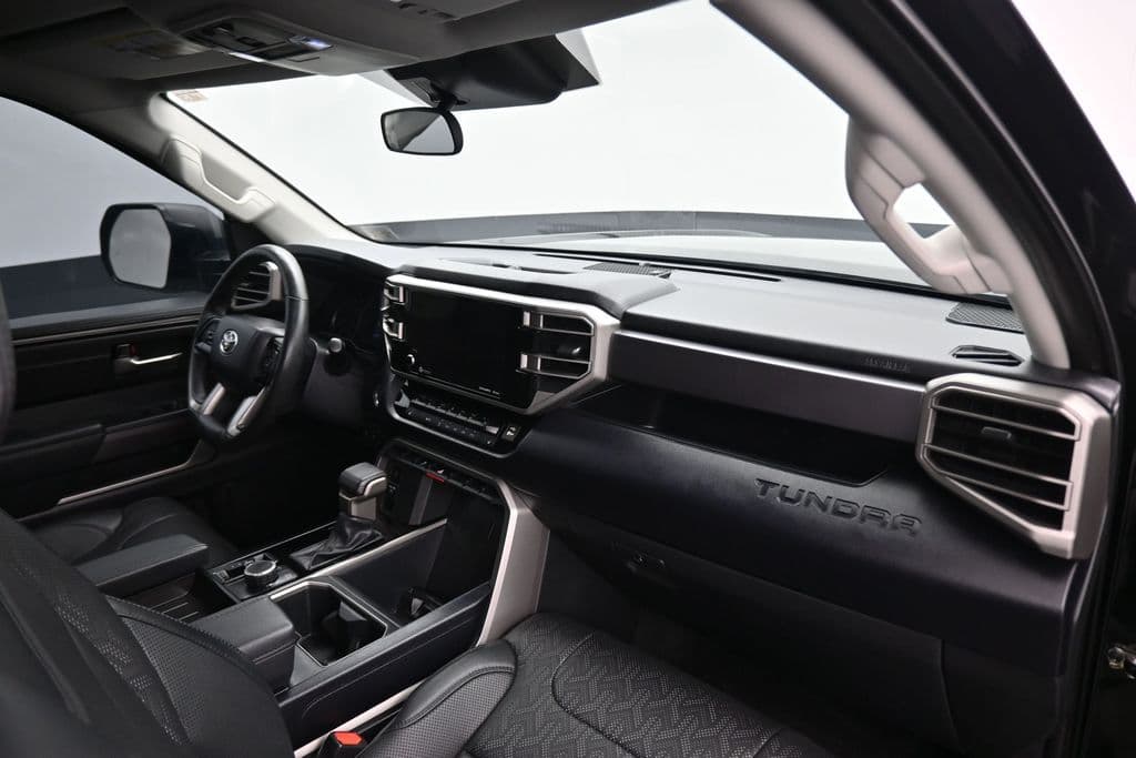 2023 Toyota Tundra SR5, photo 52 of 68