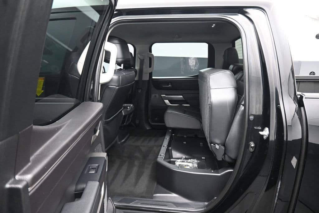 2023 Toyota Tundra SR5, photo 36 of 68