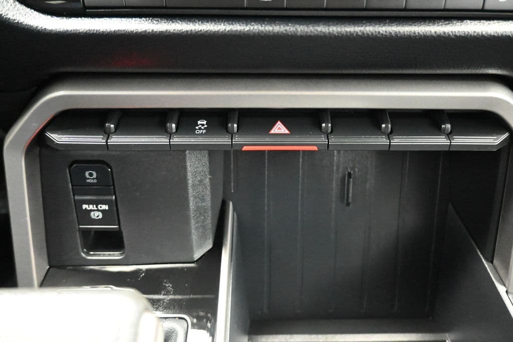 2023 Toyota Tundra SR5, photo 25 of 68