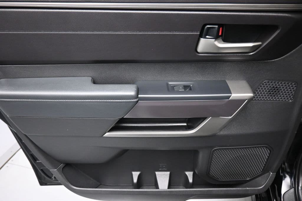 2023 Toyota Tundra SR5, photo 34 of 68