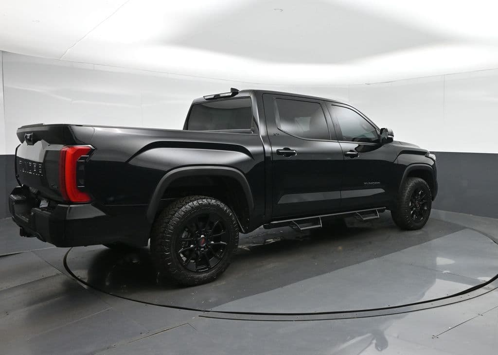2023 Toyota Tundra SR5, photo 7 of 68