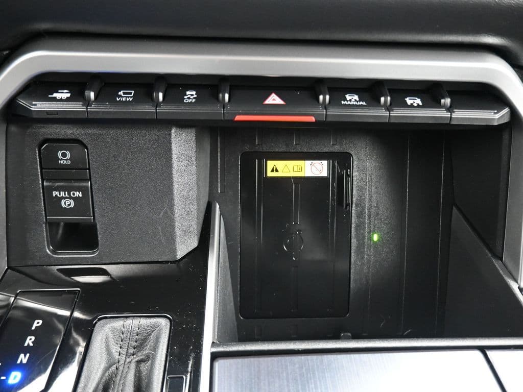 2023 Toyota Tundra Hybrid Platinum, photo 23 of 68