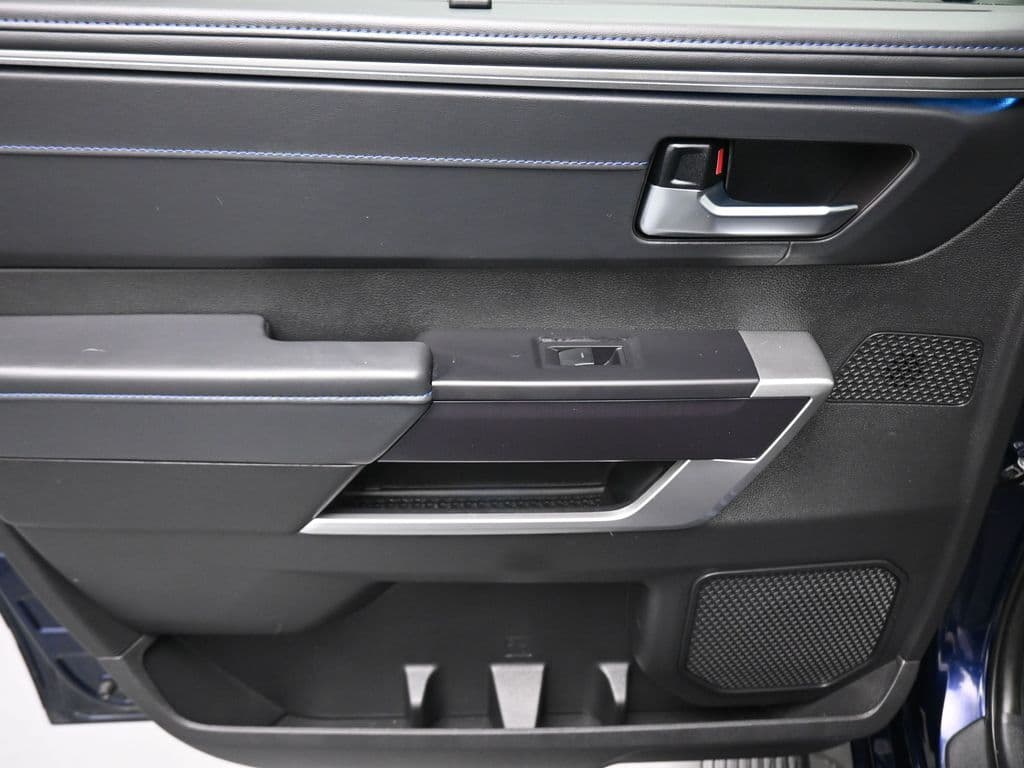 2023 Toyota Tundra Hybrid Platinum, photo 32 of 68