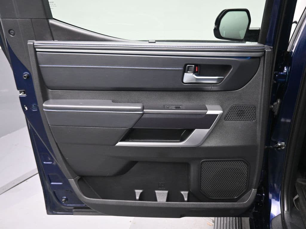 2023 Toyota Tundra Hybrid Platinum, photo 31 of 68