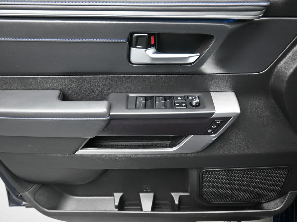 2023 Toyota Tundra Hybrid Platinum, photo 10 of 68
