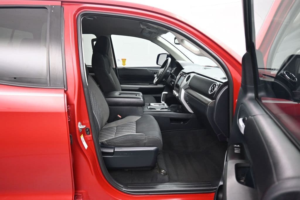 2018 Toyota Tundra SR5, photo 41 of 58