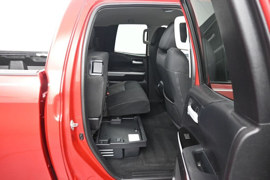 2018 Toyota Tundra SR5, photo 36 of 58