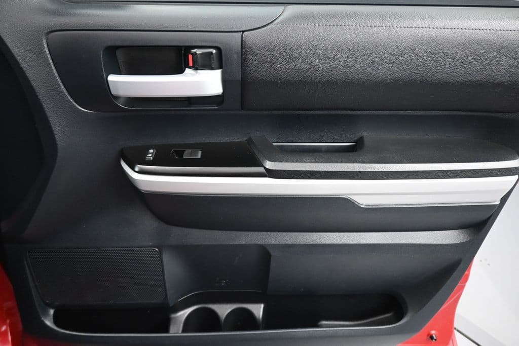 2018 Toyota Tundra SR5, photo 40 of 58