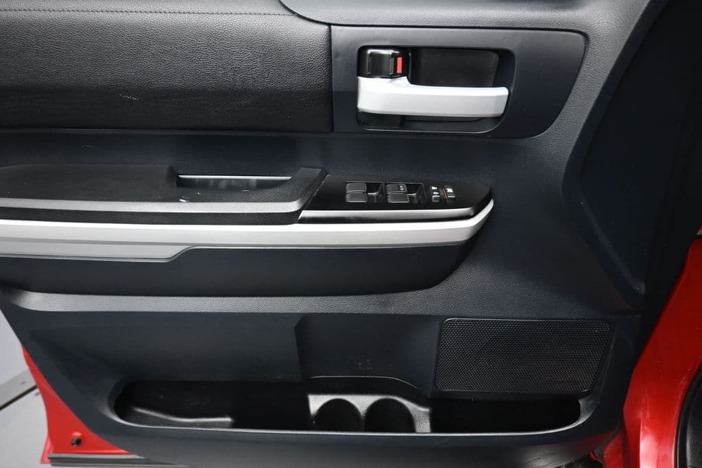 2018 Toyota Tundra SR5, photo 10 of 58