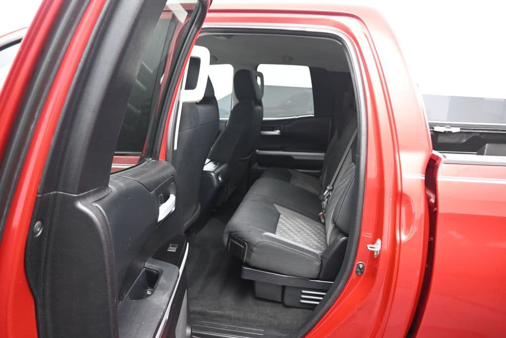 2018 Toyota Tundra SR5, photo 31 of 58