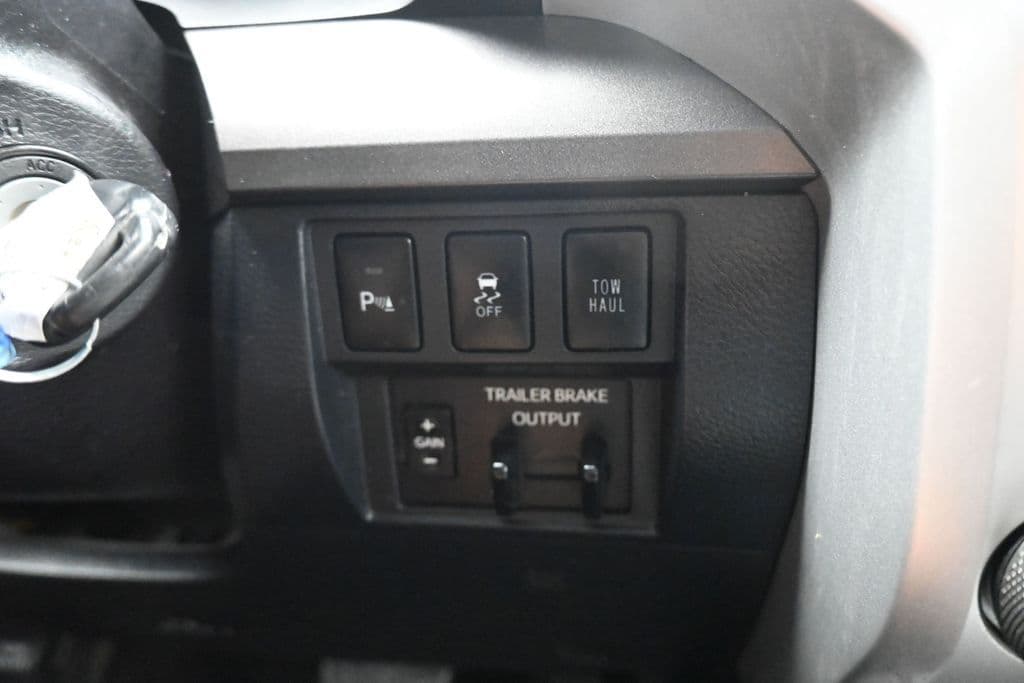 2018 Toyota Tundra SR5, photo 26 of 58