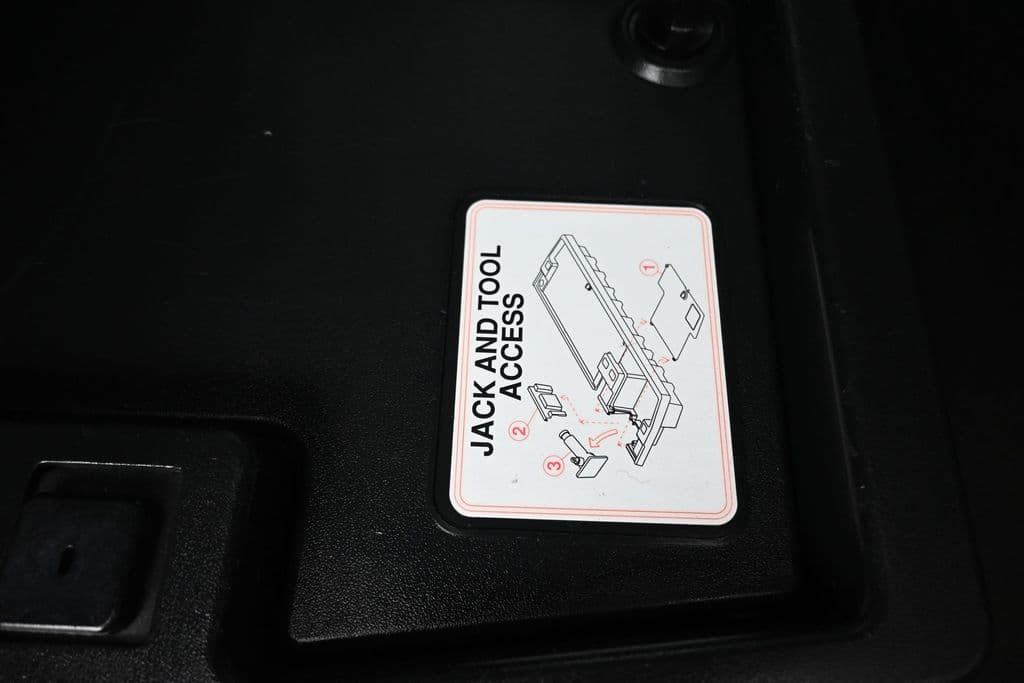 2018 Toyota Tundra SR5, photo 37 of 58