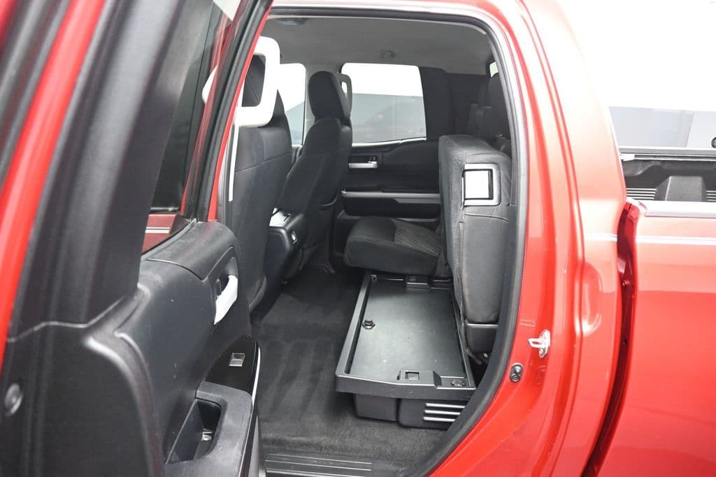 2018 Toyota Tundra SR5, photo 32 of 58