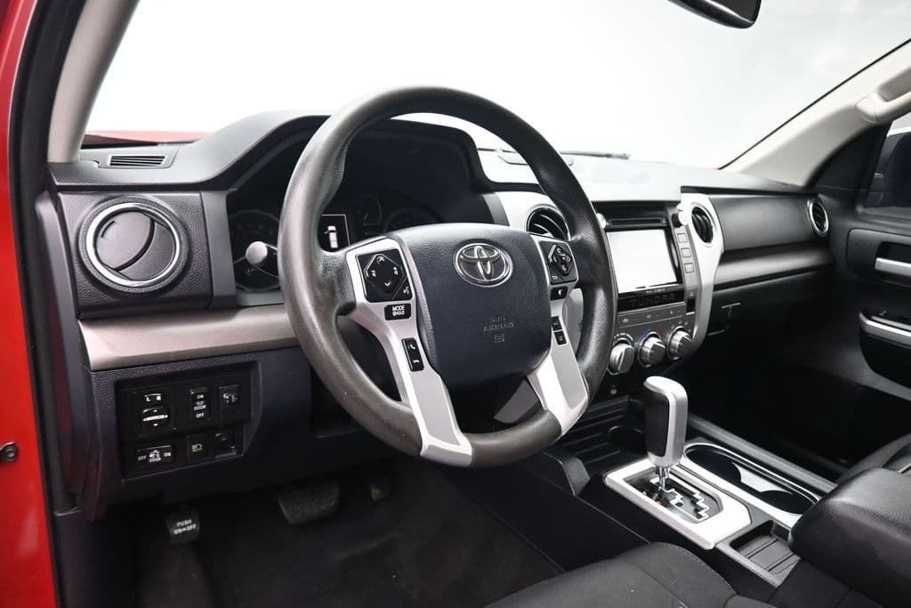2018 Toyota Tundra SR5, photo 13 of 58