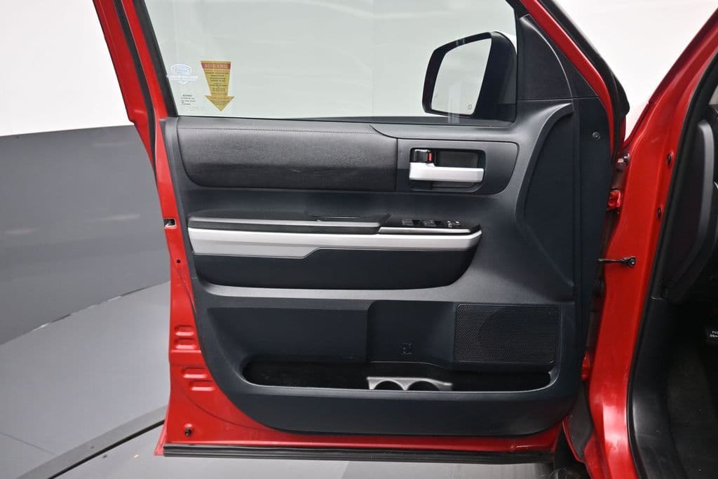 2018 Toyota Tundra SR5, photo 9 of 58