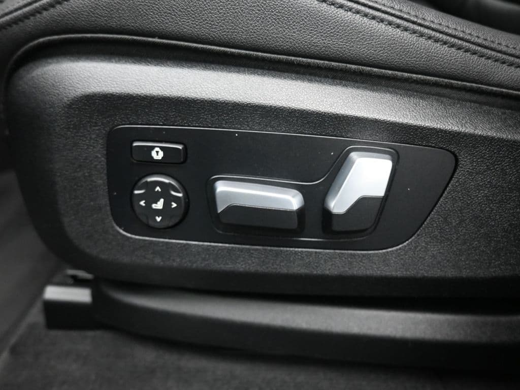 2020 BMW X5 xDrive40i, photo 12 of 66