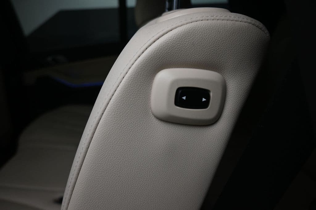 2022 BMW X7 xDrive40i, photo 33 of 80