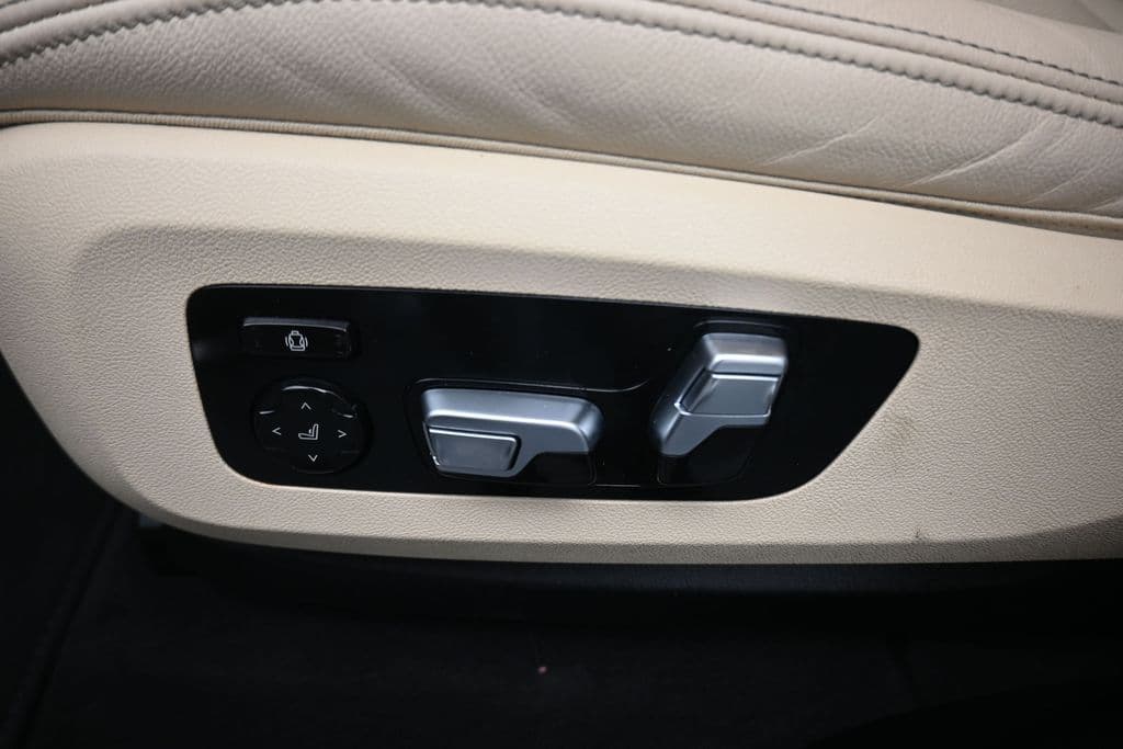 2022 BMW X7 xDrive40i, photo 12 of 80