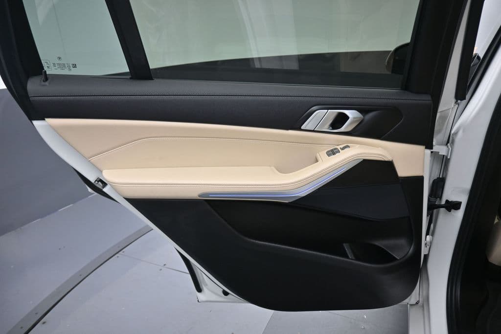 2022 BMW X7 xDrive40i, photo 30 of 80