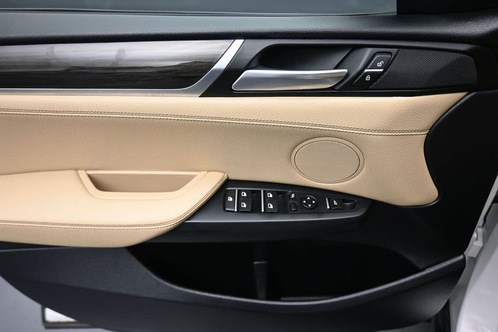 2017 BMW X3 sDrive28i, photo 10 of 59
