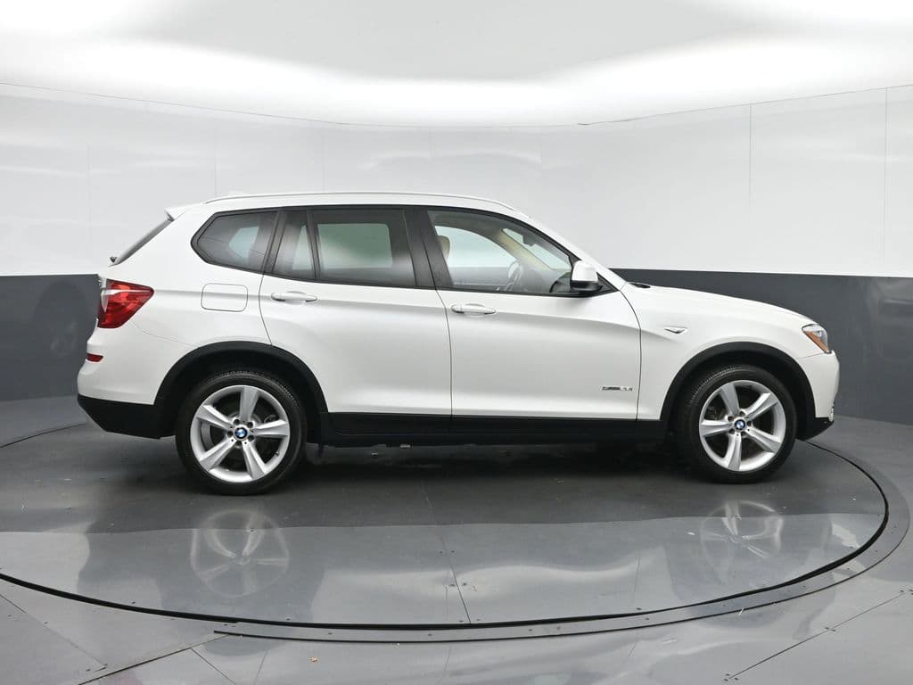 2017 BMW X3 sDrive28i, photo 8 of 59