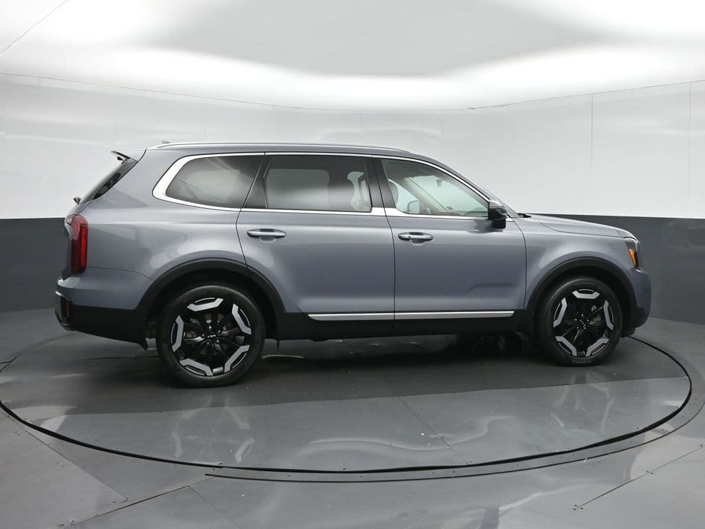 2023 Kia Telluride S, photo 8 of 73