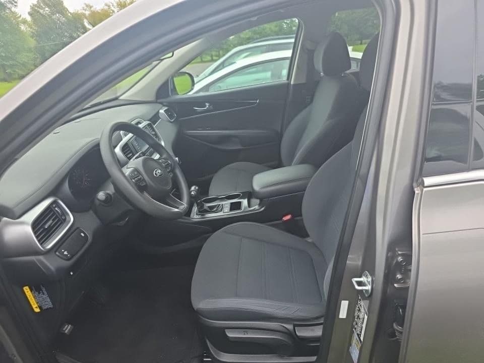 2018 Kia Sorento L, photo 8 of 12
