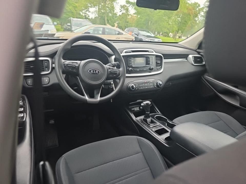 2018 Kia Sorento L, photo 9 of 12