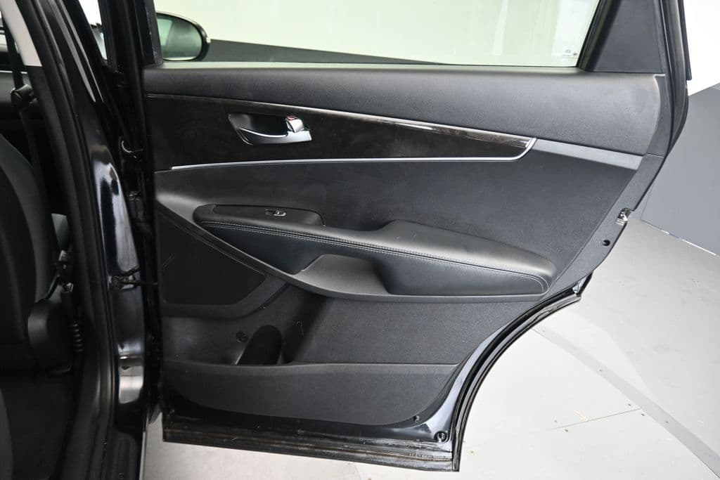 2017 Kia Sorento LX, photo 32 of 55