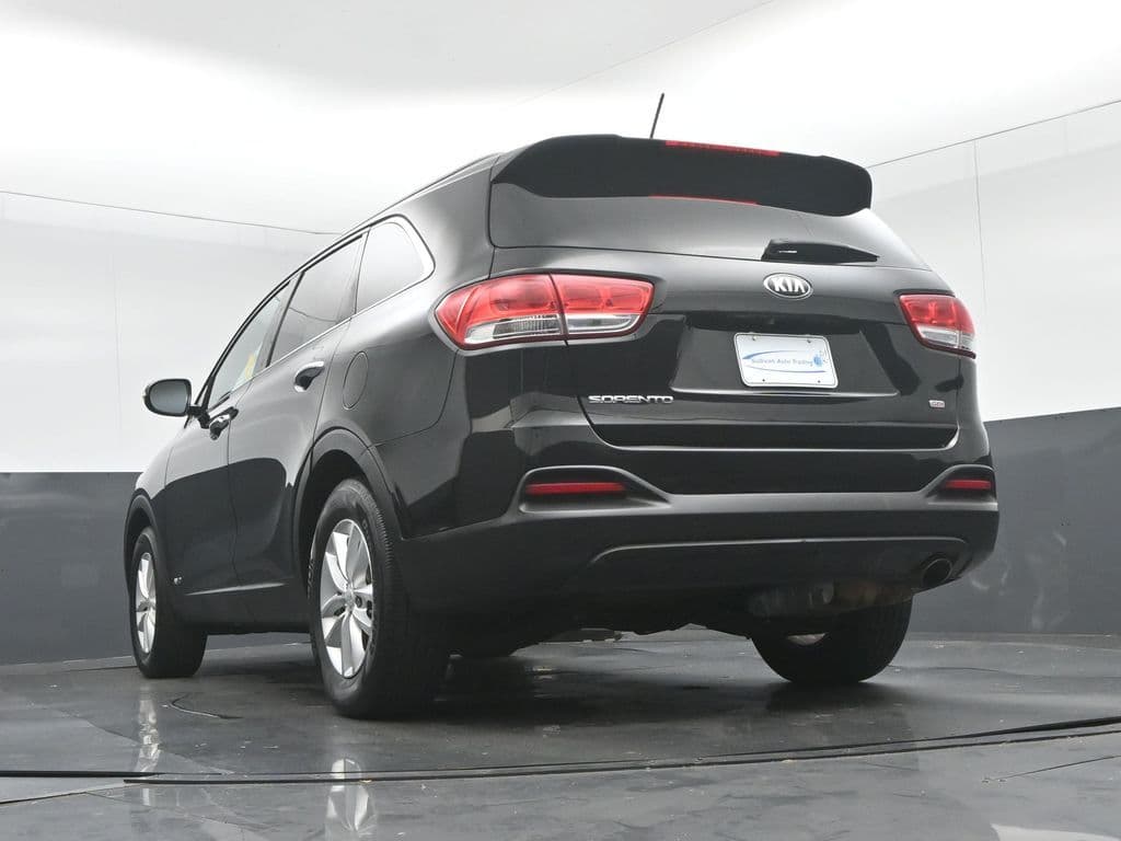 2017 Kia Sorento LX, photo 50 of 55