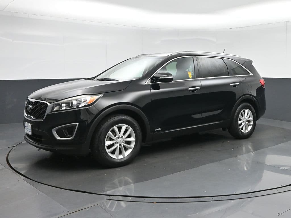 2017 Kia Sorento LX, photo 3 of 55
