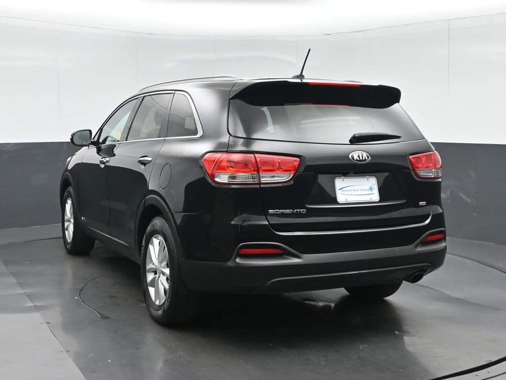 2017 Kia Sorento LX, photo 5 of 55