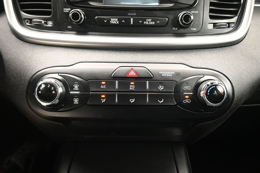 2017 Kia Sorento LX, photo 17 of 55