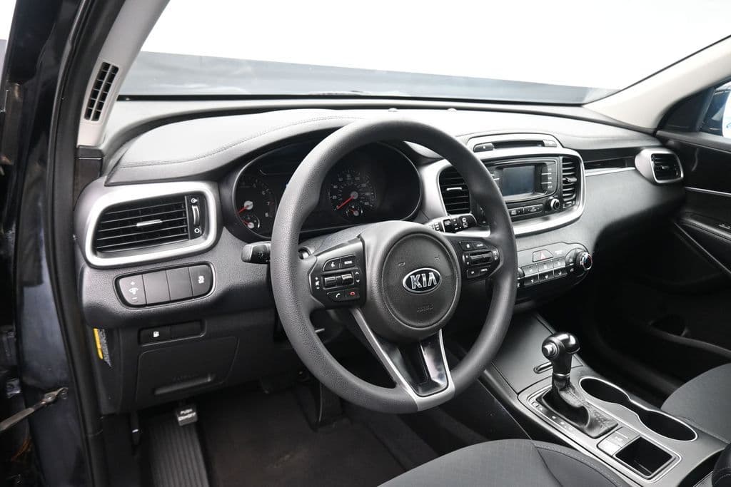 2017 Kia Sorento LX, photo 12 of 55