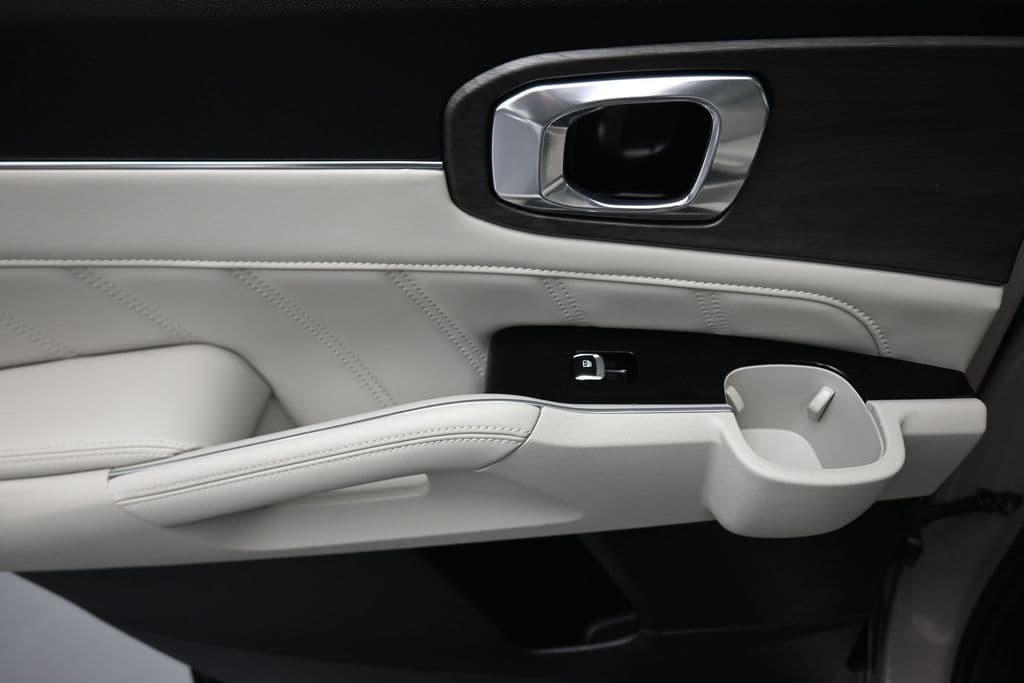 2025 Kia Sorento X-Line SX, photo 38 of 79