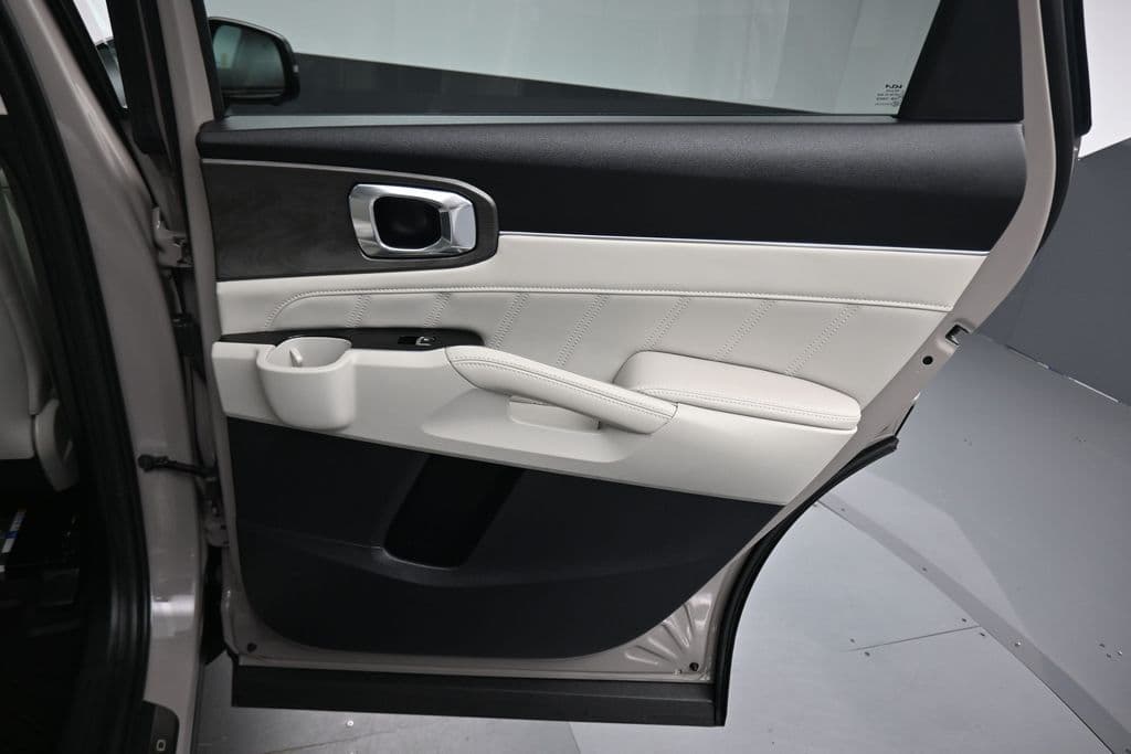 2025 Kia Sorento X-Line SX, photo 48 of 79