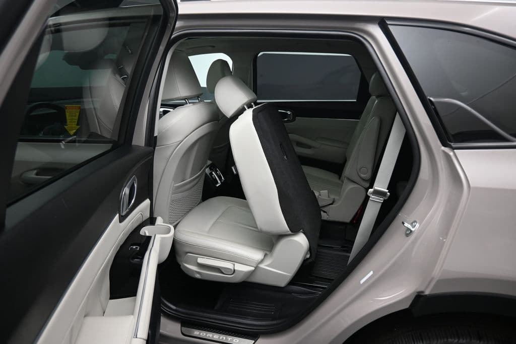 2025 Kia Sorento X-Line SX, photo 43 of 79