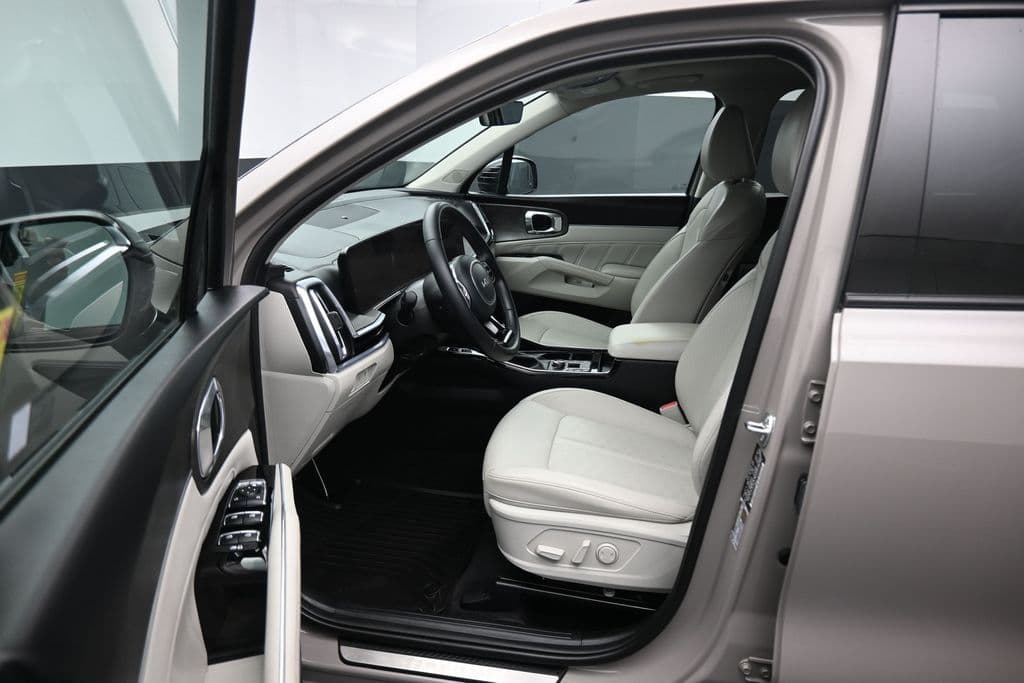 2025 Kia Sorento X-Line SX, photo 11 of 79