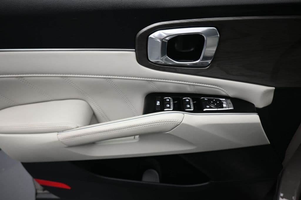 2025 Kia Sorento X-Line SX, photo 10 of 79