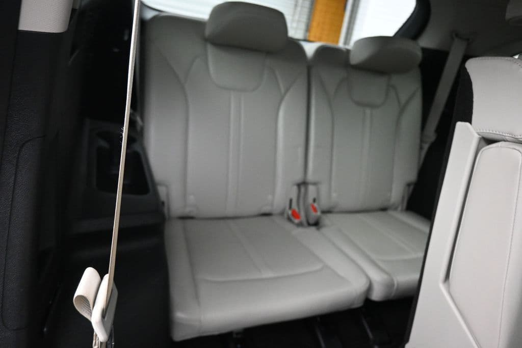 2023 Kia Sorento S, photo 49 of 73