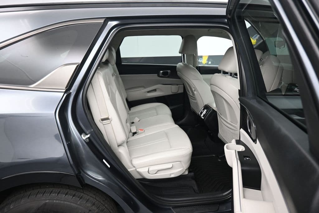 2023 Kia Sorento S, photo 45 of 73