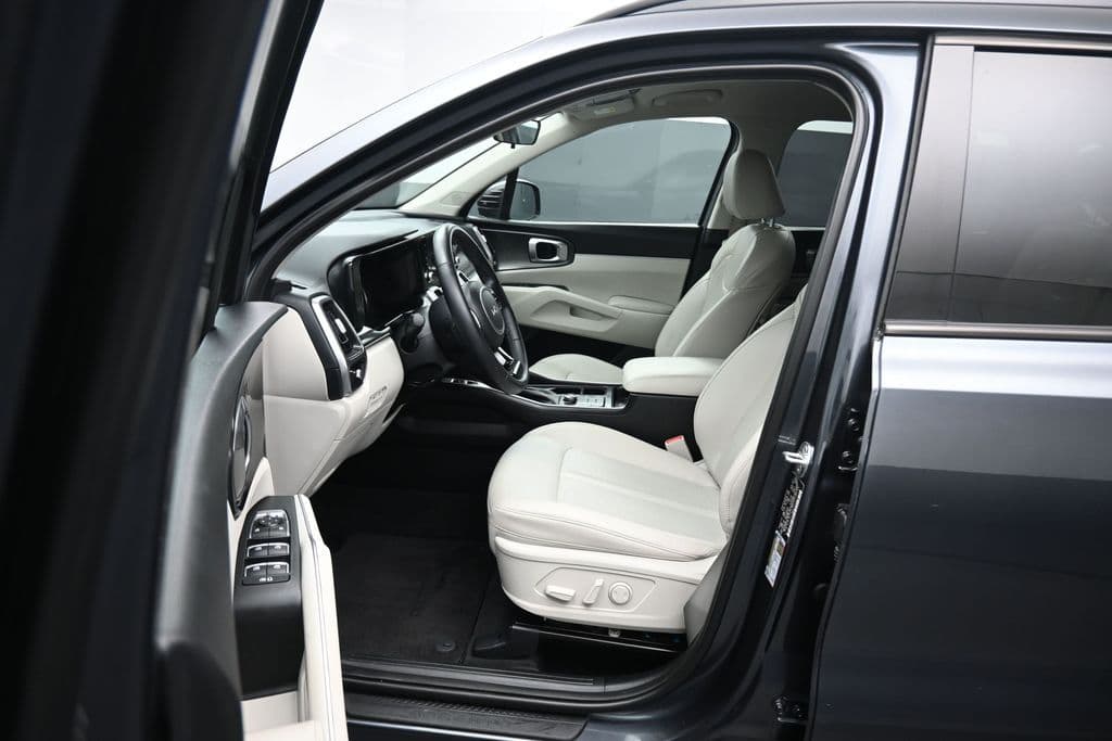 2023 Kia Sorento S, photo 11 of 73