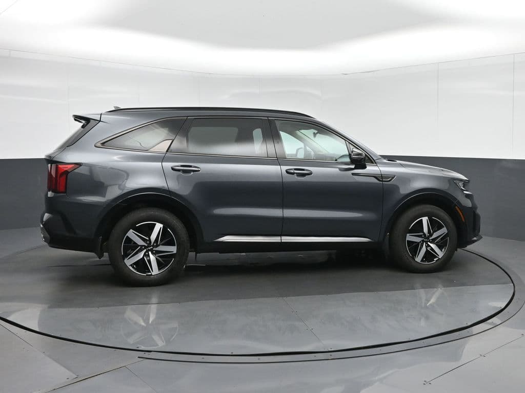 2023 Kia Sorento S, photo 8 of 73