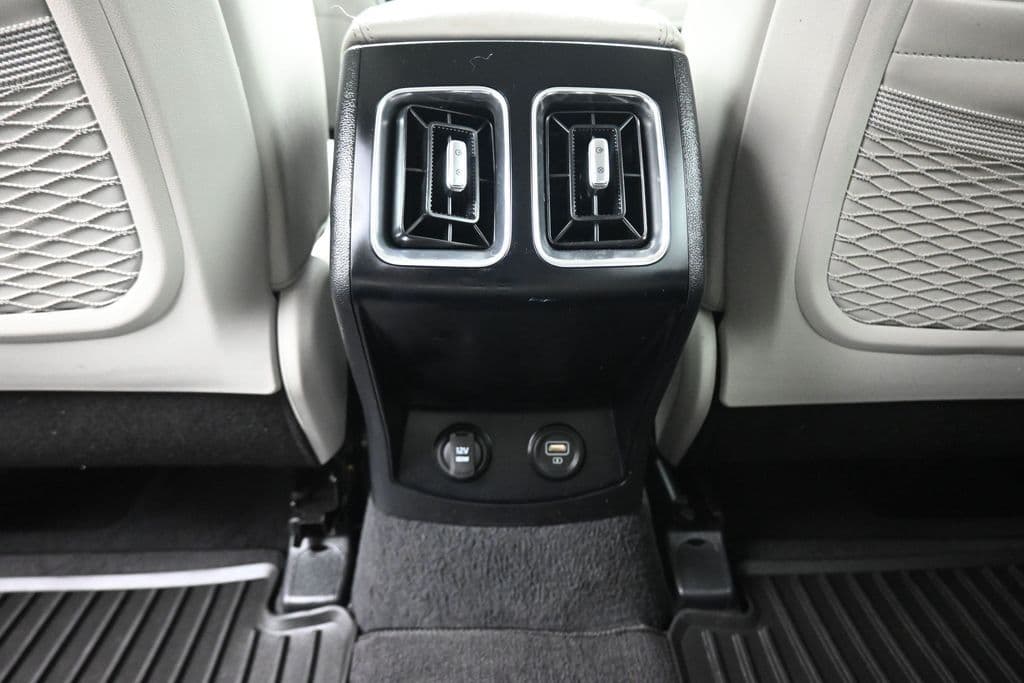 2023 Kia Sorento S, photo 36 of 73