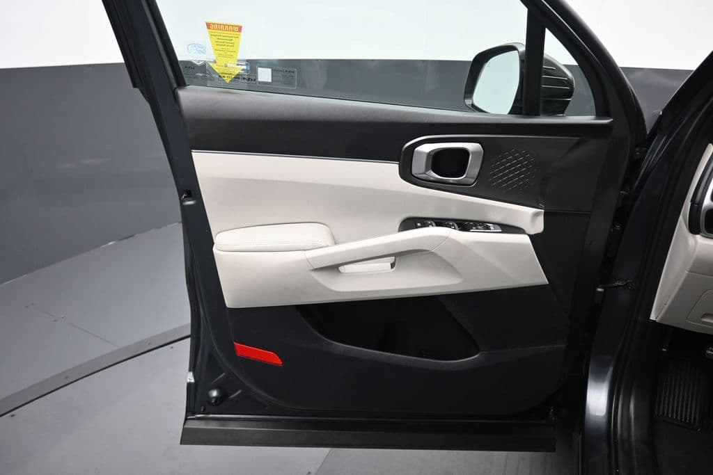 2023 Kia Sorento S, photo 9 of 73