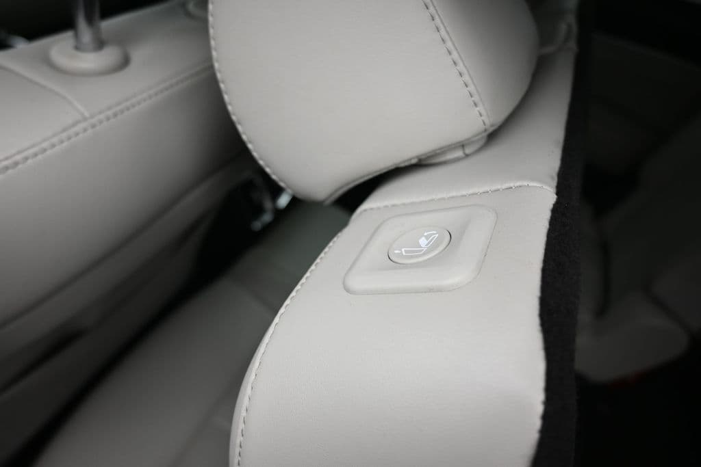 2023 Kia Sorento S, photo 37 of 73