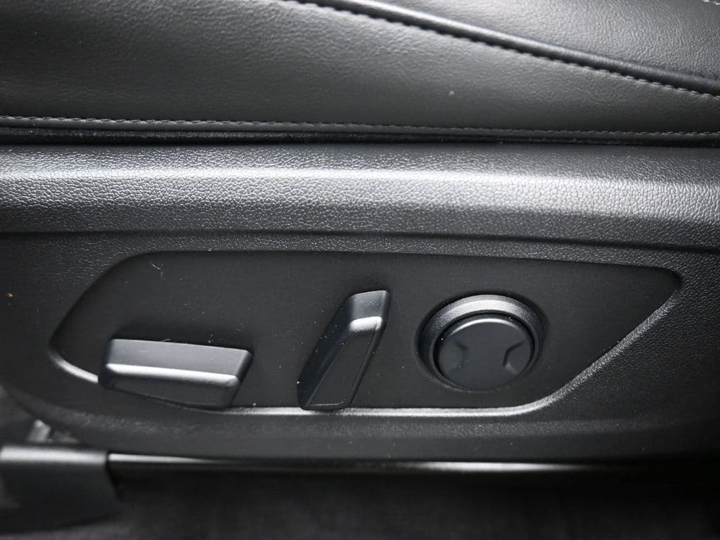 2023 Kia Sorento S, photo 12 of 71