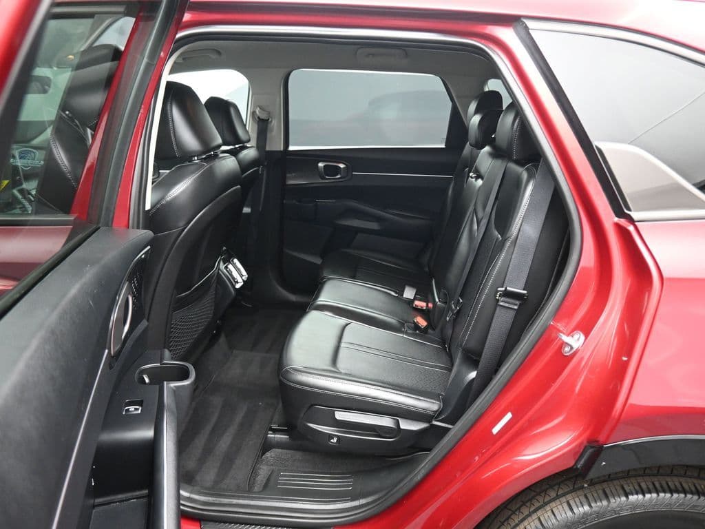 2023 Kia Sorento S, photo 33 of 71